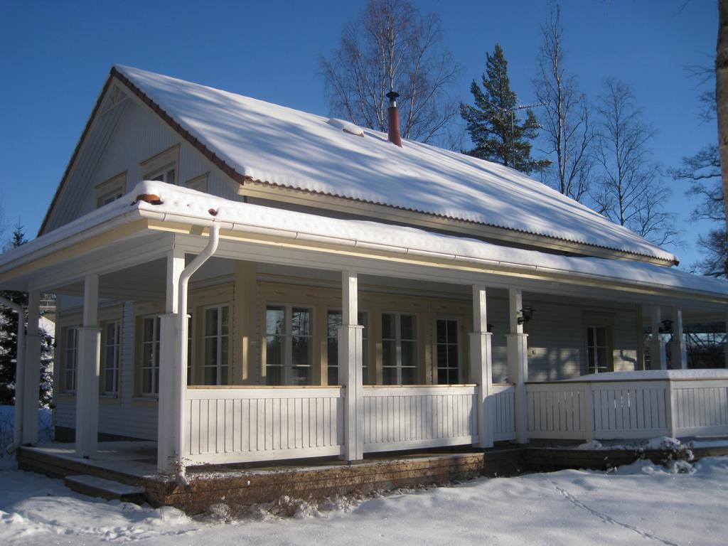 Varjola Center 3*